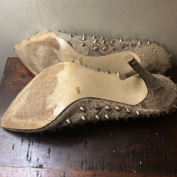 BCBG spiked suede snake skin like high heels size 7.5, 37.5 - Picture 7 of 13